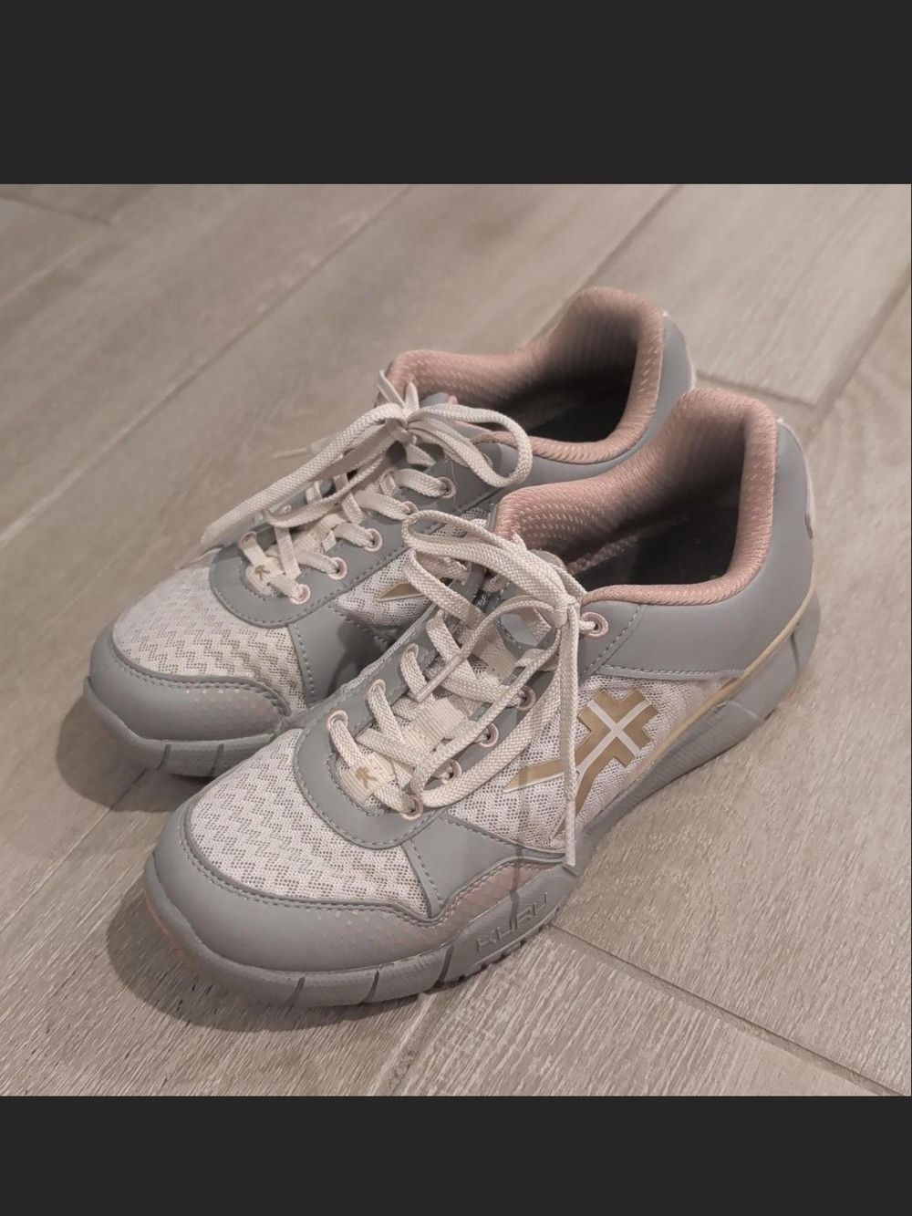 KURU Women’s Light Gray & Pink Athletic Sneakers Size 8.5